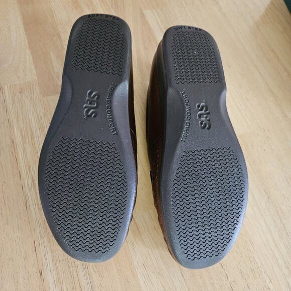 SAS Twin Slip On Leather Loafer - Brandy Brown - sz 8.5M -missing insoles - Picture 8 of 9